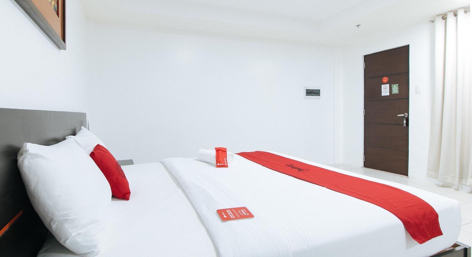 RedDoorz Plus Evangelista Street Makati Makati City Exterior foto
