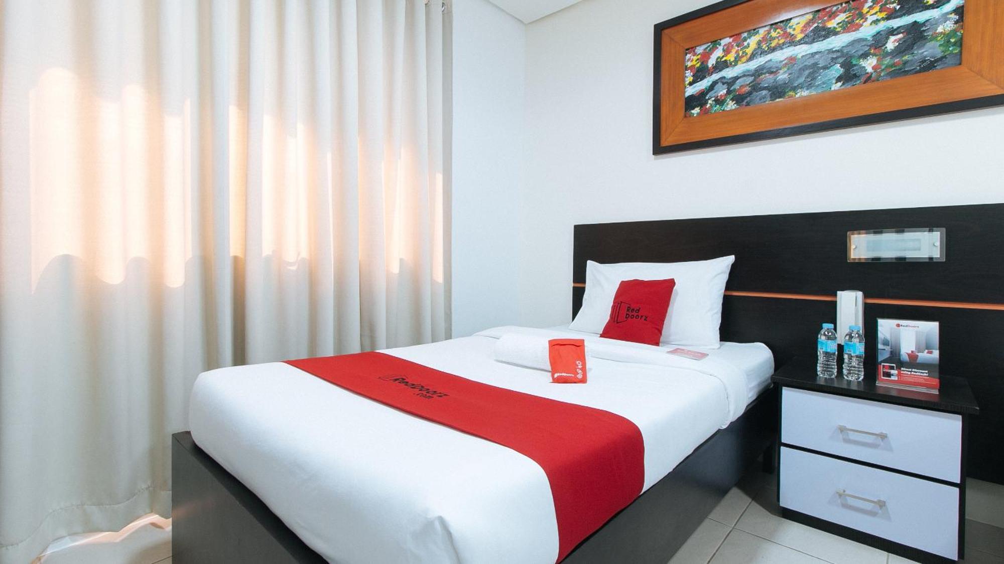 RedDoorz Plus Evangelista Street Makati Makati City Exterior foto