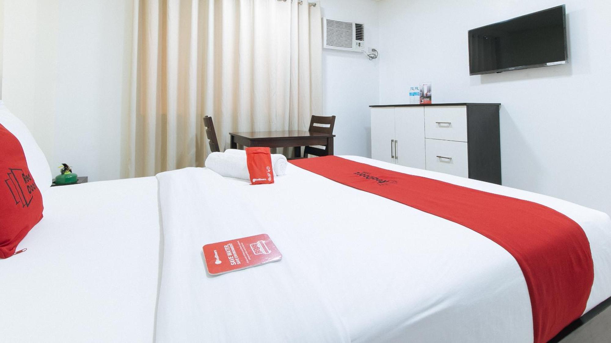 RedDoorz Plus Evangelista Street Makati Makati City Exterior foto