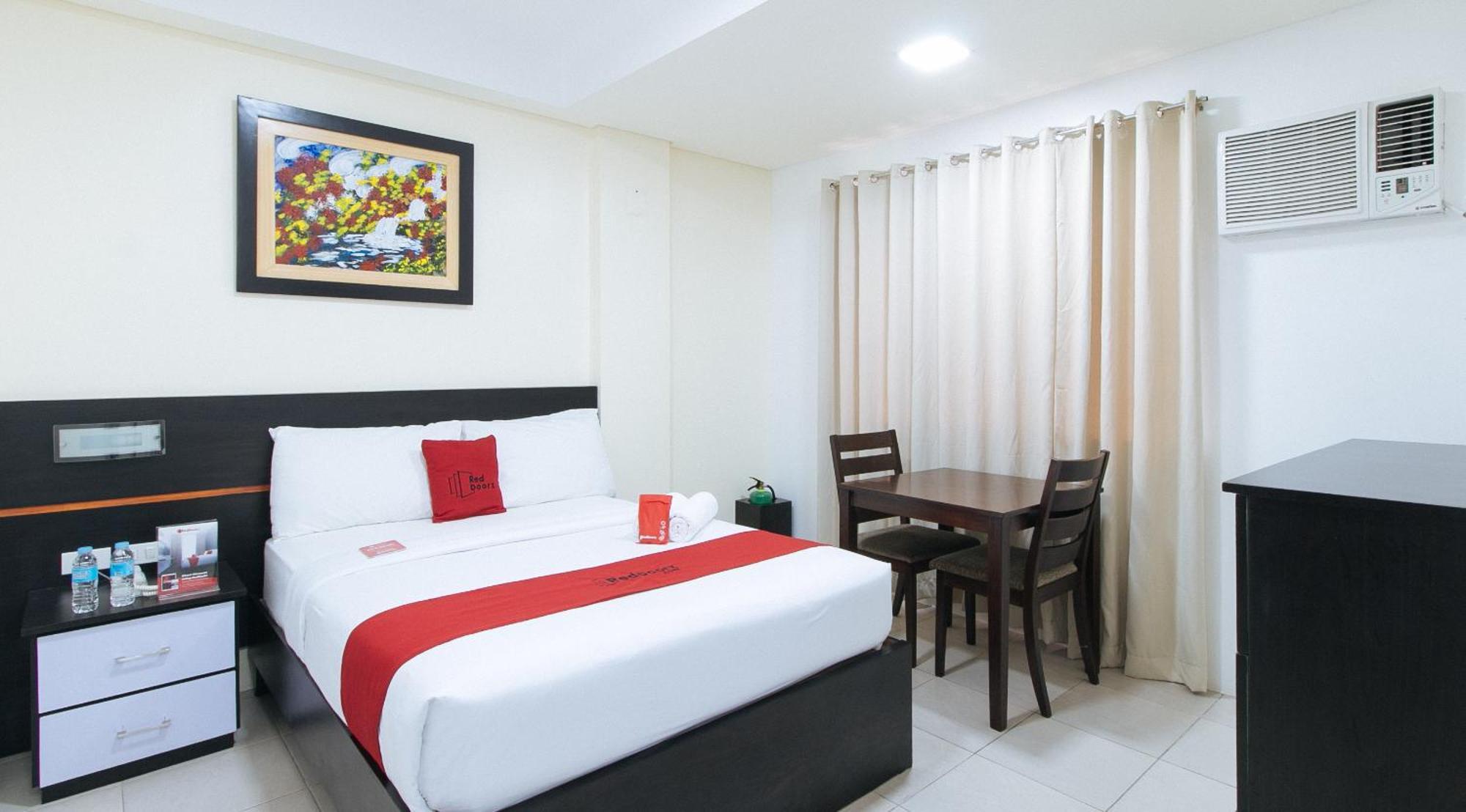 RedDoorz Plus Evangelista Street Makati Makati City Exterior foto