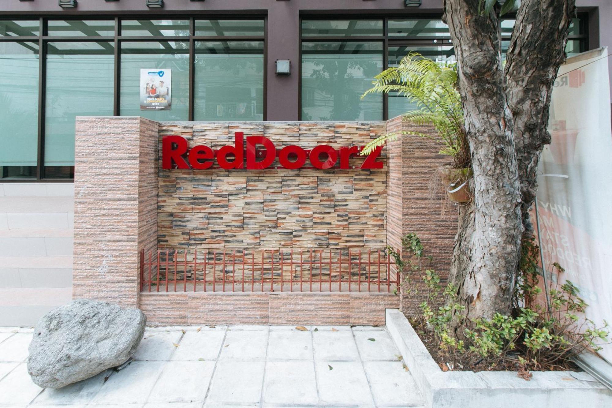 RedDoorz Plus Evangelista Street Makati Makati City Exterior foto