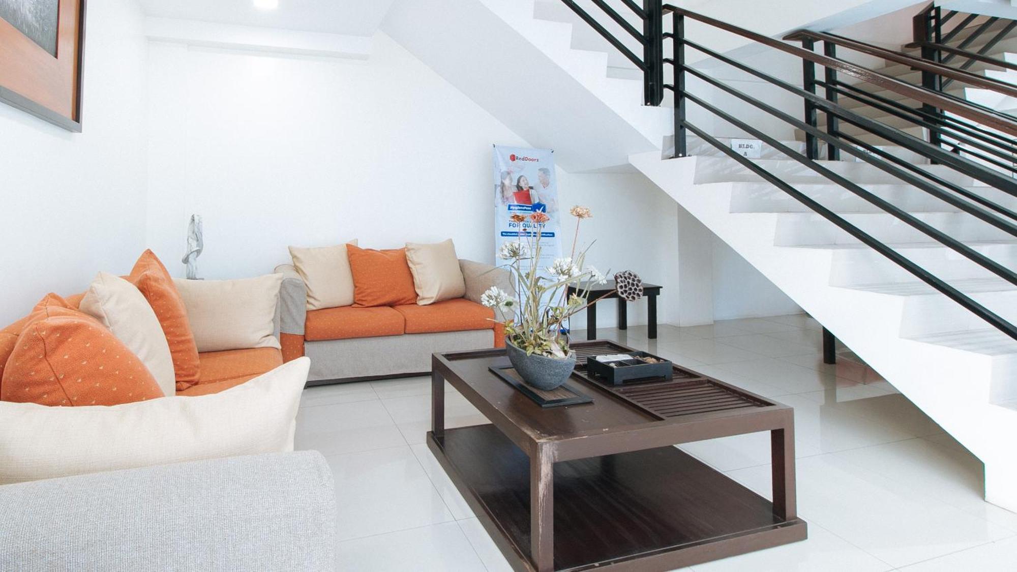 RedDoorz Plus Evangelista Street Makati Makati City Exterior foto