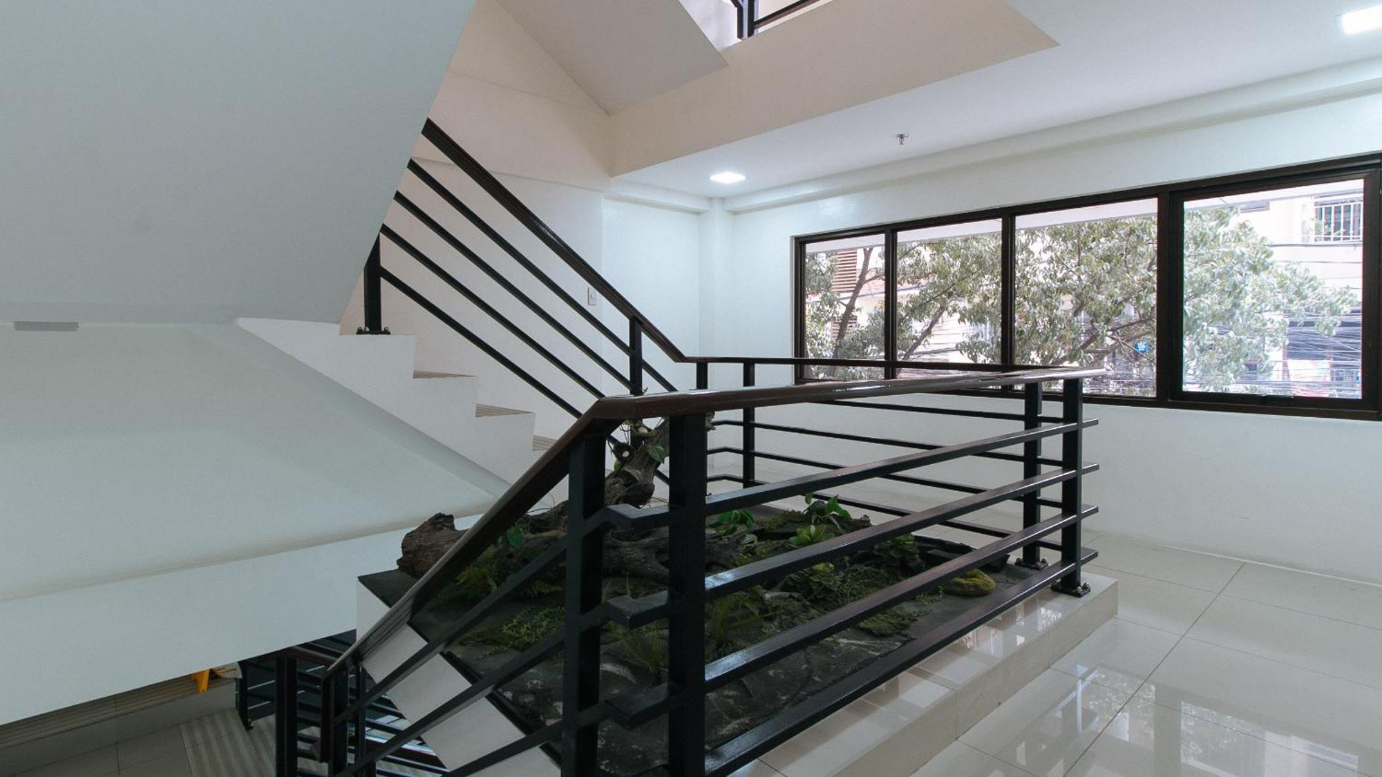 RedDoorz Plus Evangelista Street Makati Makati City Exterior foto
