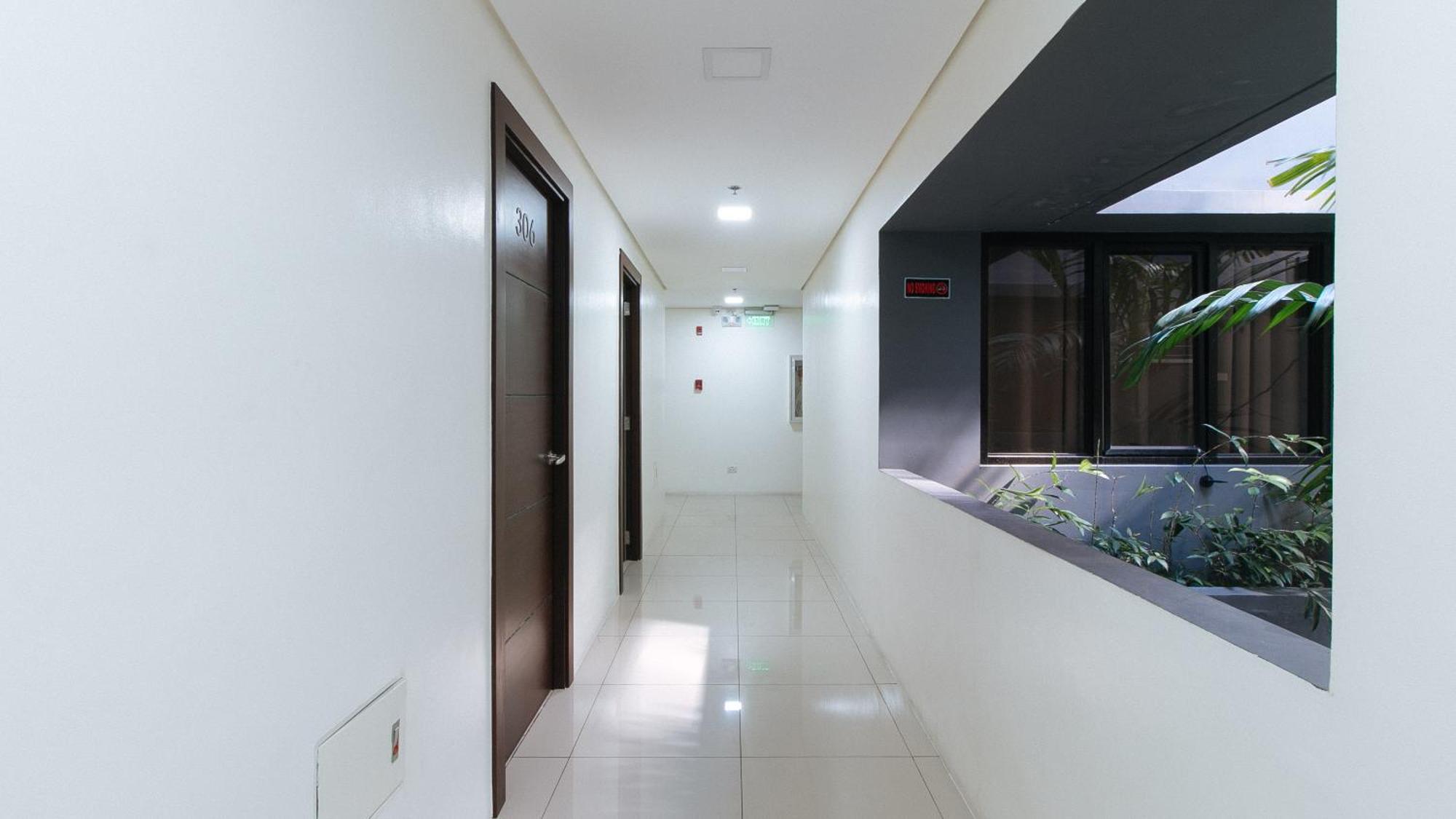 RedDoorz Plus Evangelista Street Makati Makati City Exterior foto