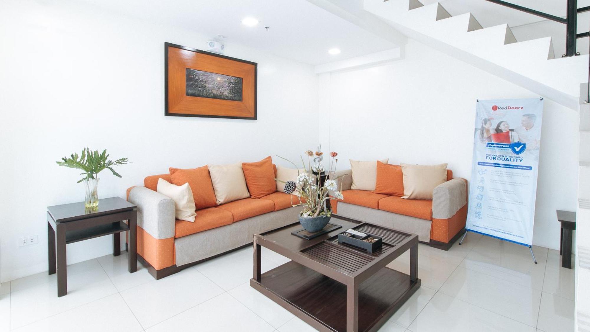 RedDoorz Plus Evangelista Street Makati Makati City Exterior foto