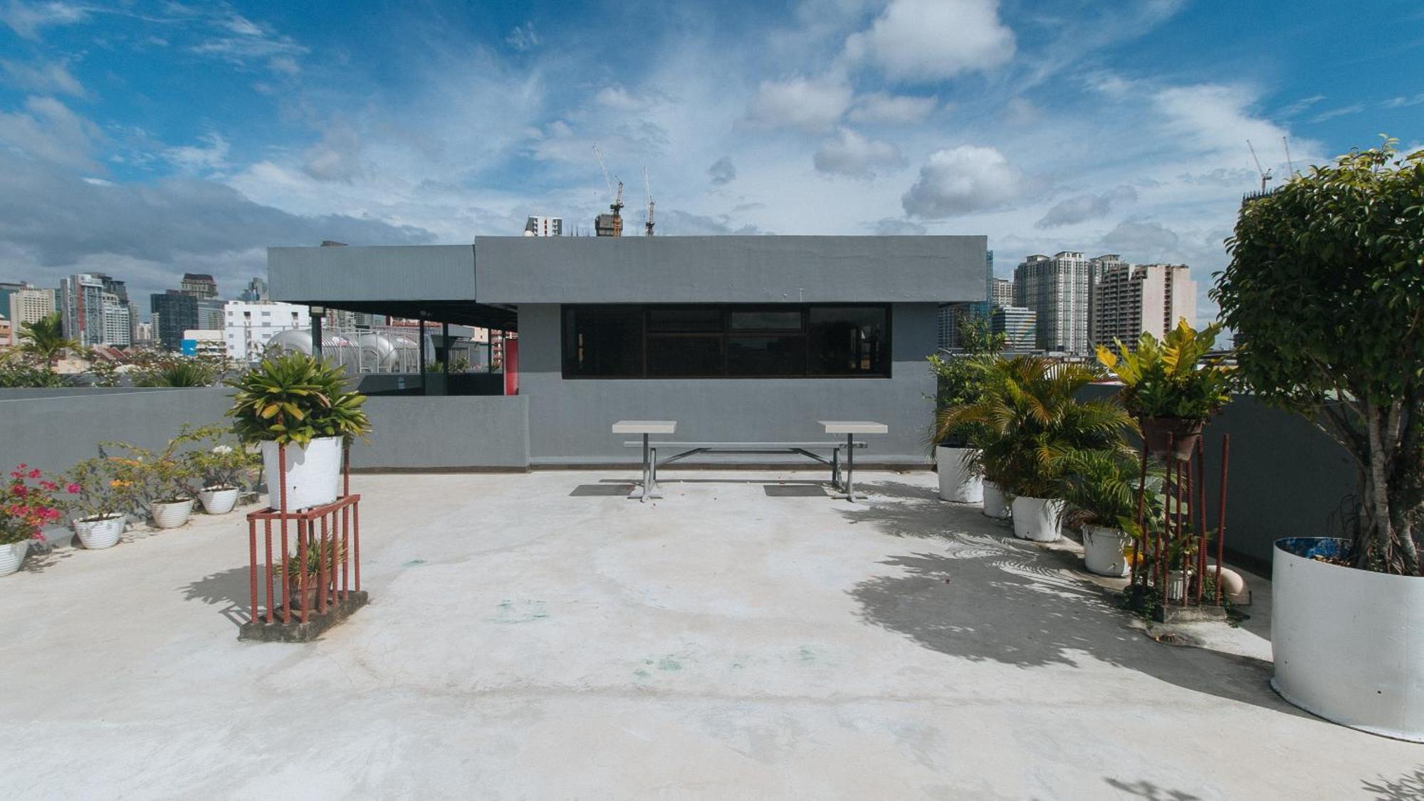 RedDoorz Plus Evangelista Street Makati Makati City Exterior foto