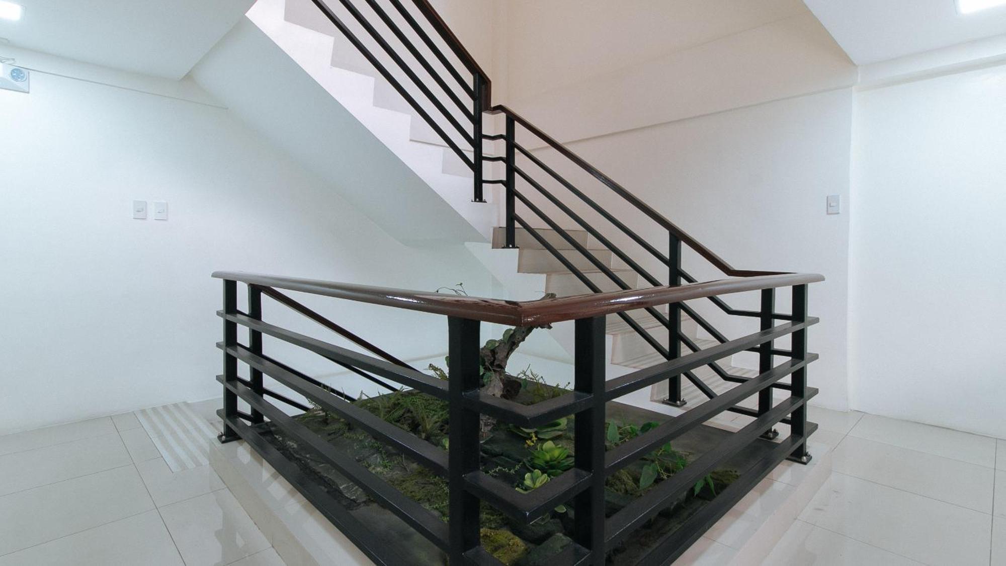 RedDoorz Plus Evangelista Street Makati Makati City Exterior foto