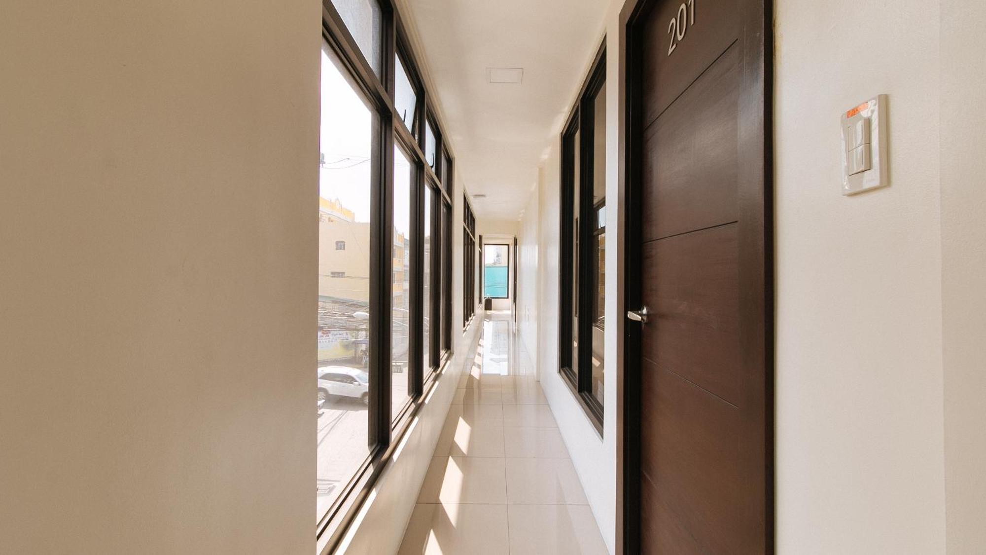RedDoorz Plus Evangelista Street Makati Makati City Exterior foto